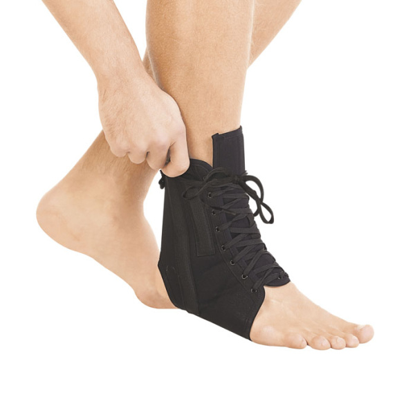 Бандаж на голеностопный сустав с пластинами и шнуровкой Т-8608/1  Trives